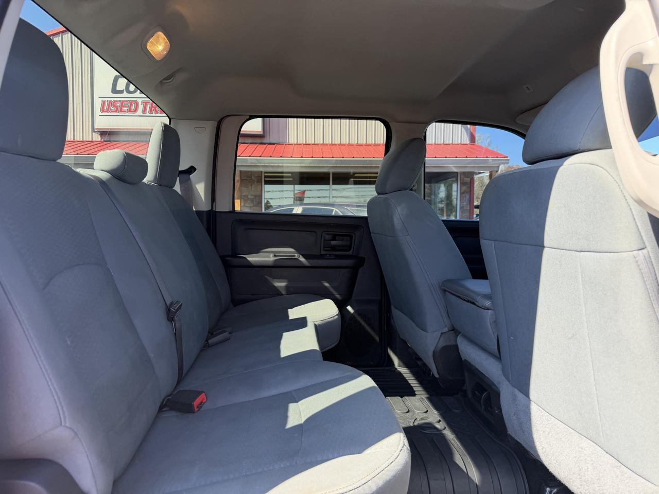 RAM 2500 Tradesman 4x4 Crew Cab 6'4" Box 2018