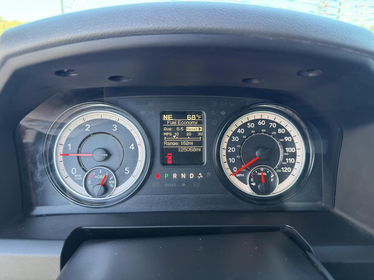 RAM 2500 Tradesman 4x4 Crew Cab 6'4" Box 2018