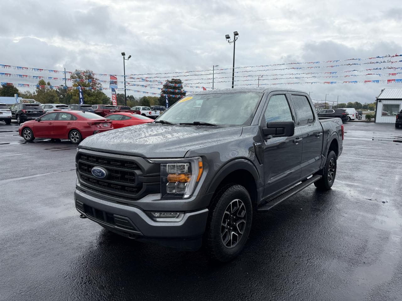 Ford F-150 4WD SuperCrew 150" XLT 2022
