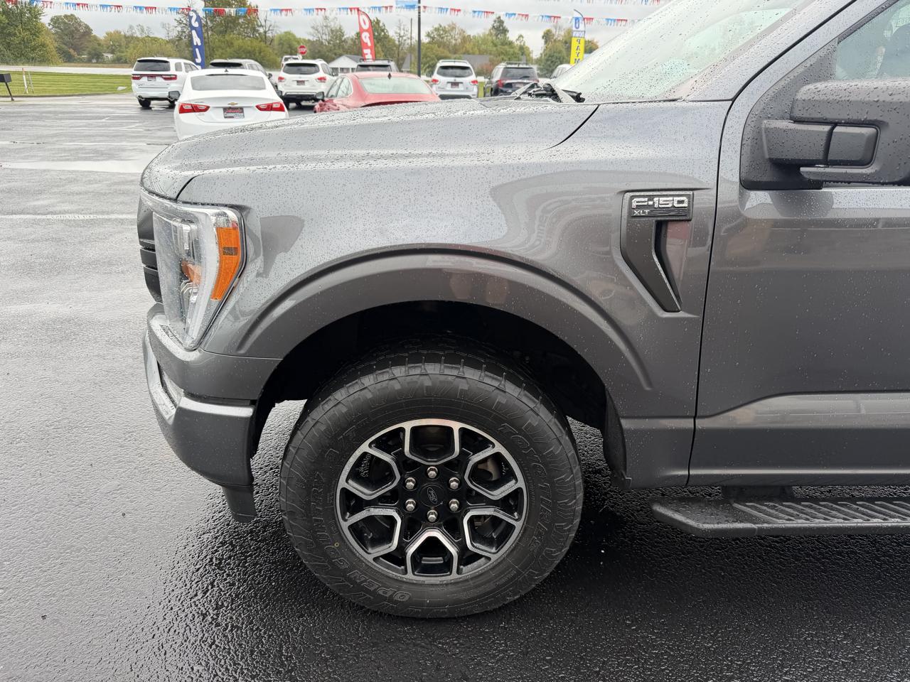 Ford F-150 4WD SuperCrew 150" XLT 2022