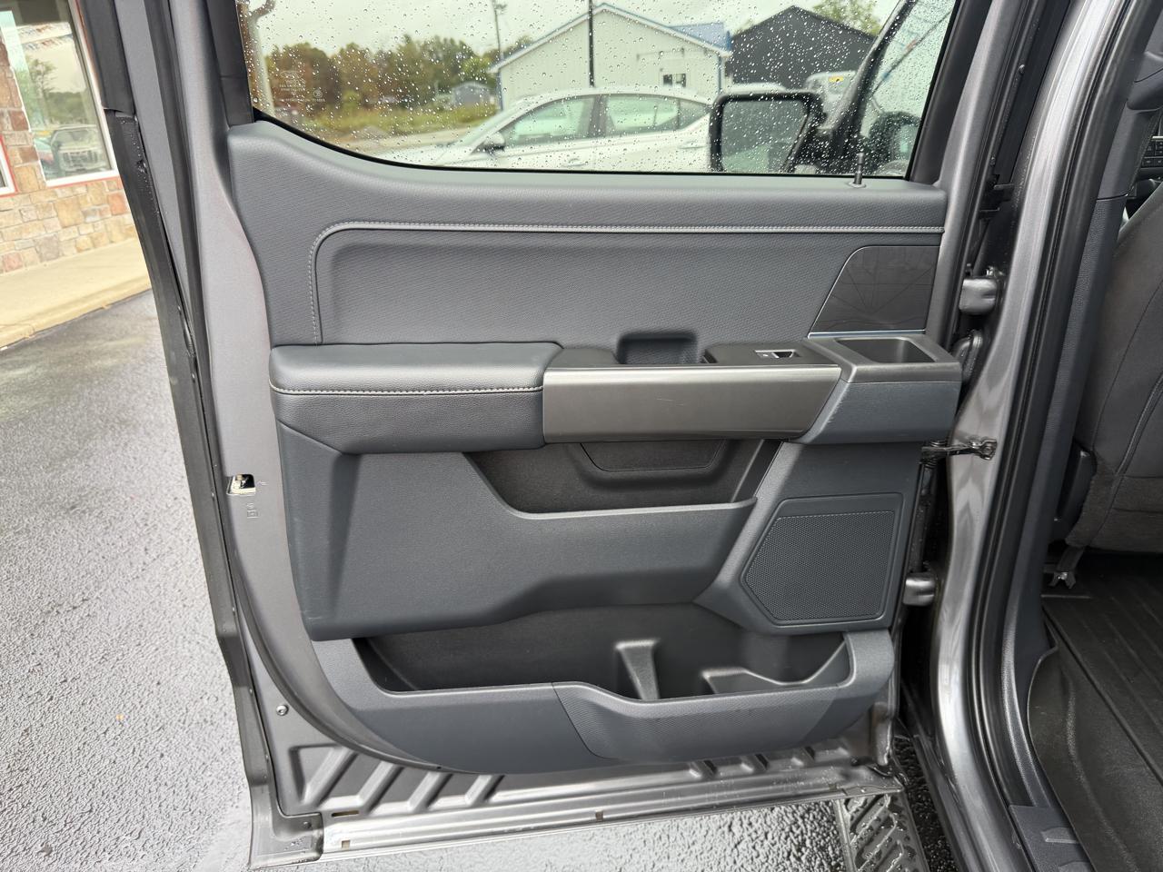 Ford F-150 4WD SuperCrew 150" XLT 2022