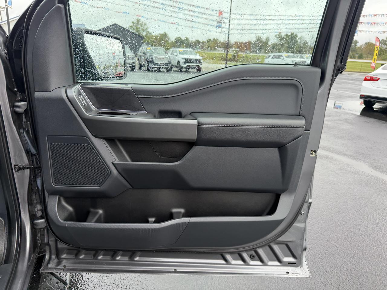 Ford F-150 4WD SuperCrew 150" XLT 2022