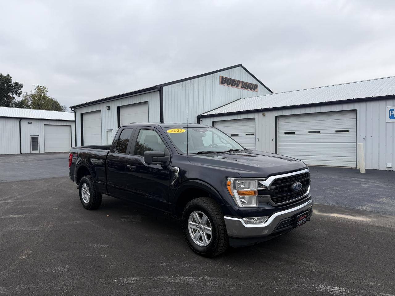 2022 Ford F-150 4WD SuperCrew 150" XLT