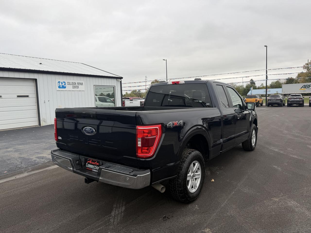 Ford F-150 4WD SuperCrew 150" XLT 2022