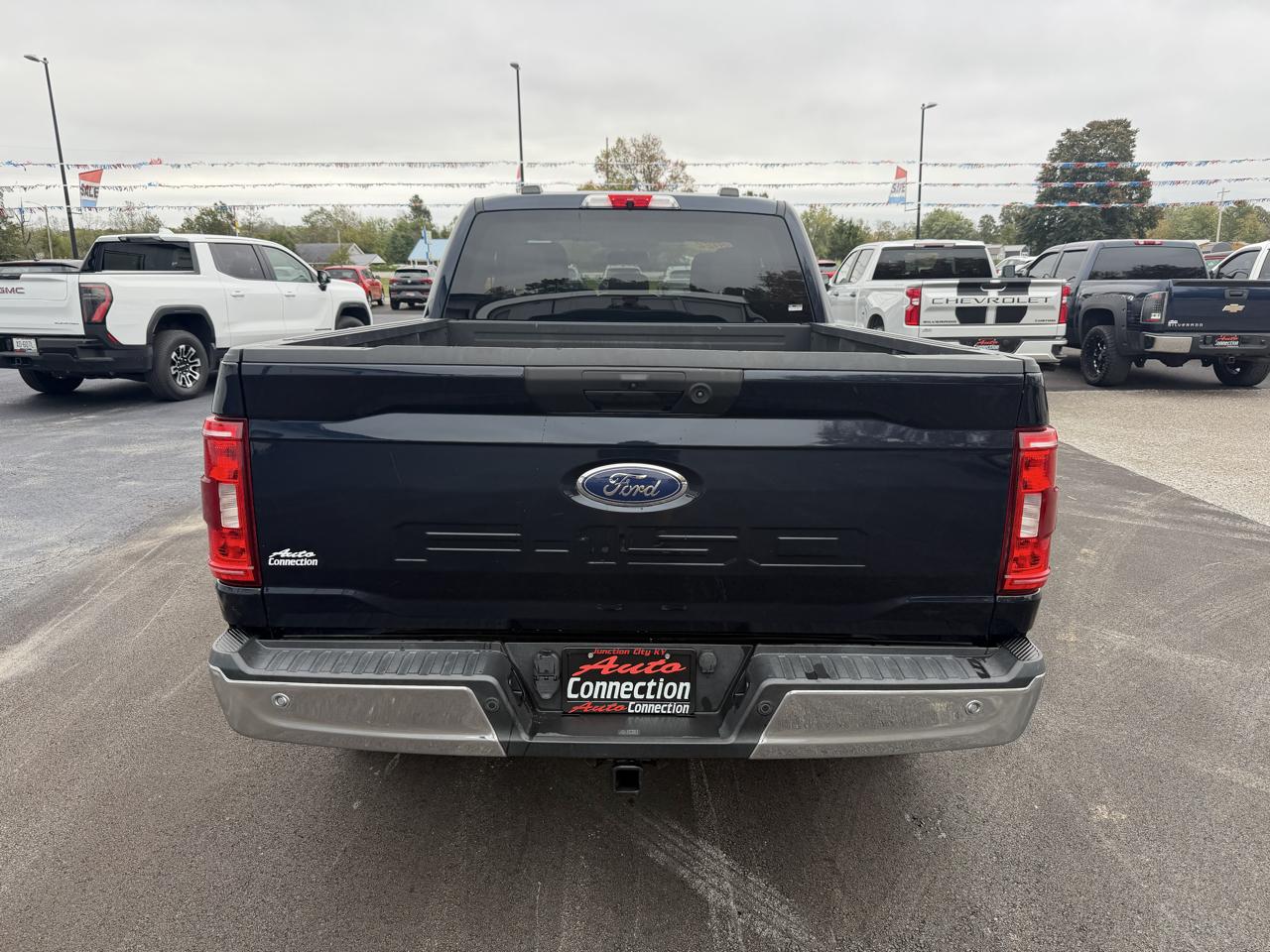 Ford F-150 4WD SuperCrew 150" XLT 2022