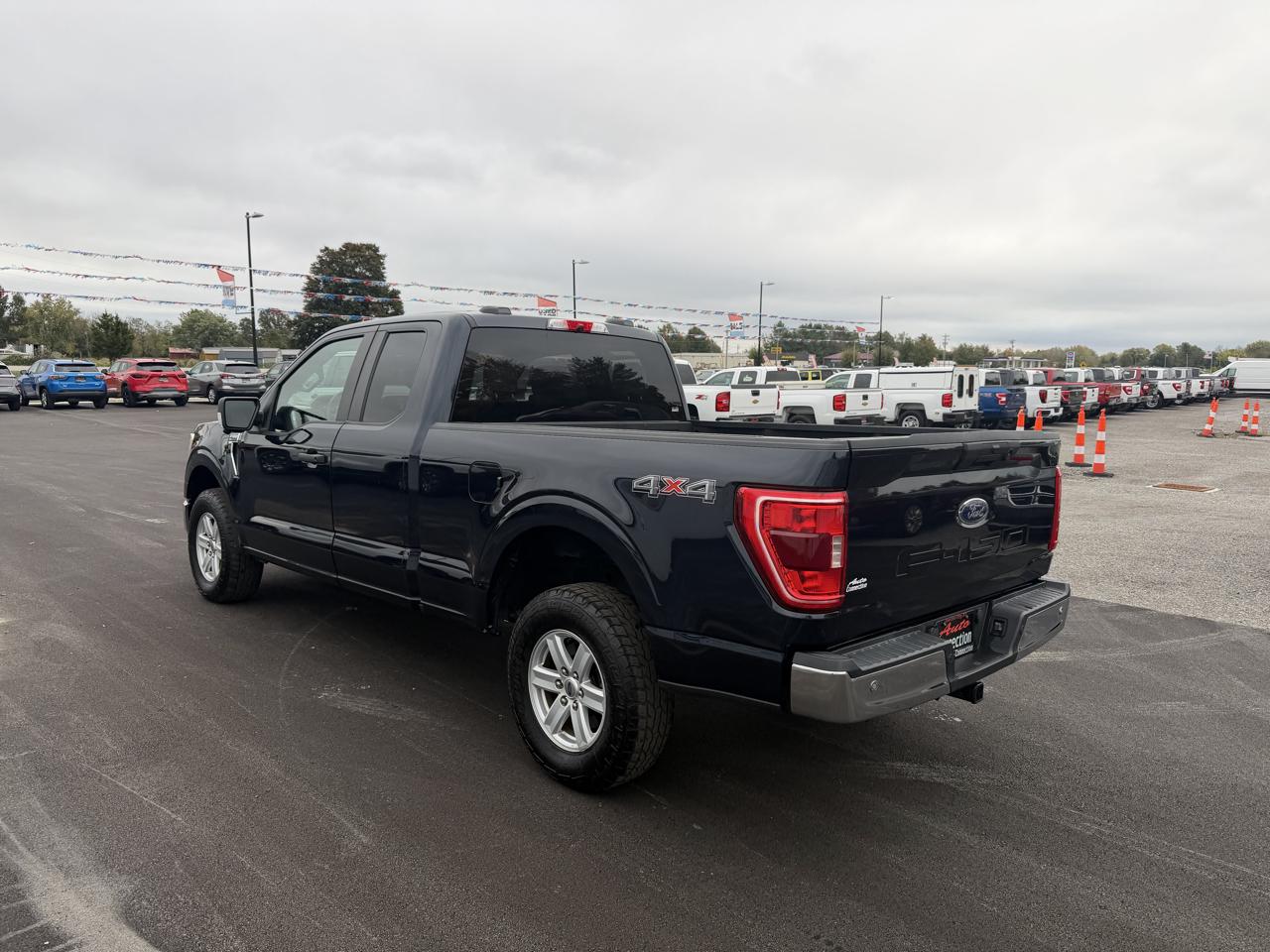 Ford F-150 4WD SuperCrew 150" XLT 2022