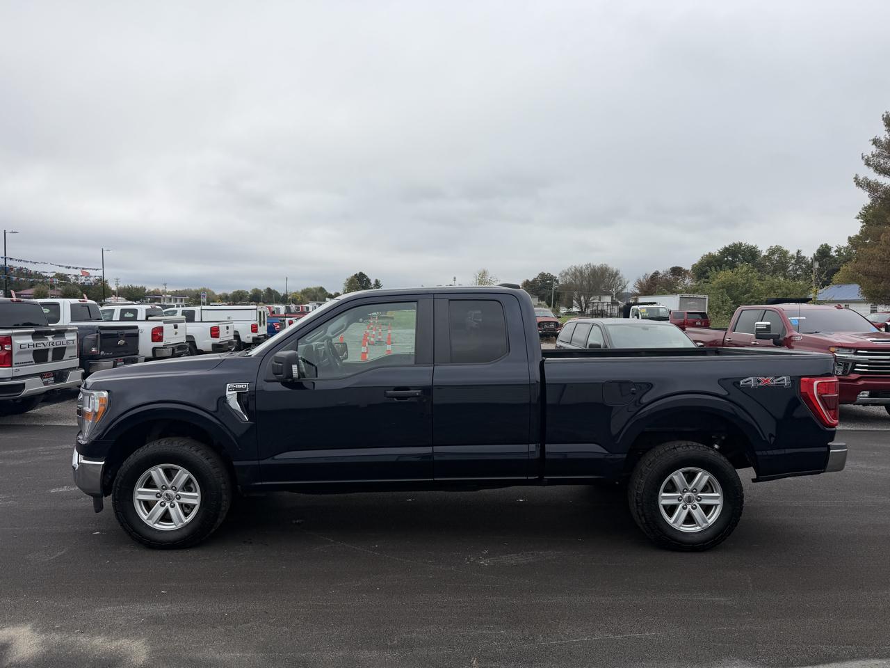 Ford F-150 4WD SuperCrew 150" XLT 2022