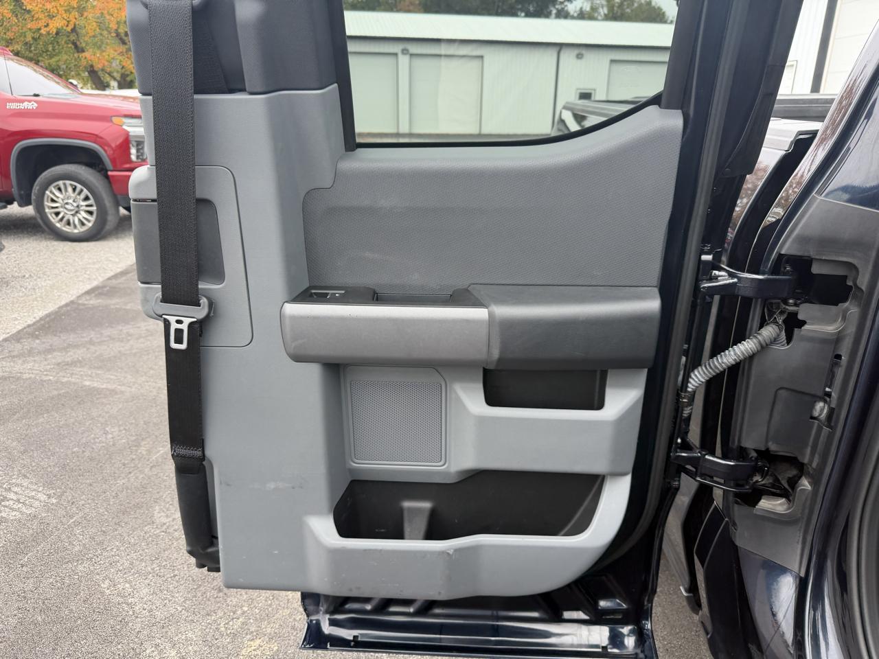 Ford F-150 4WD SuperCrew 150" XLT 2022