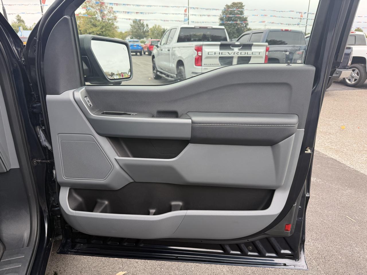 Ford F-150 4WD SuperCrew 150" XLT 2022