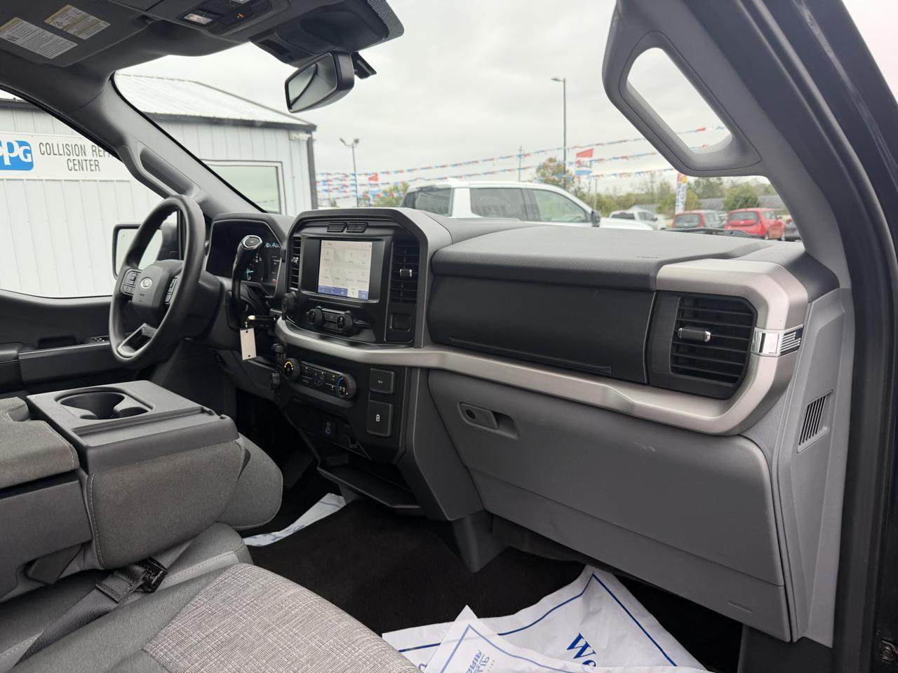 Ford F-150 4WD SuperCrew 150" XLT 2022