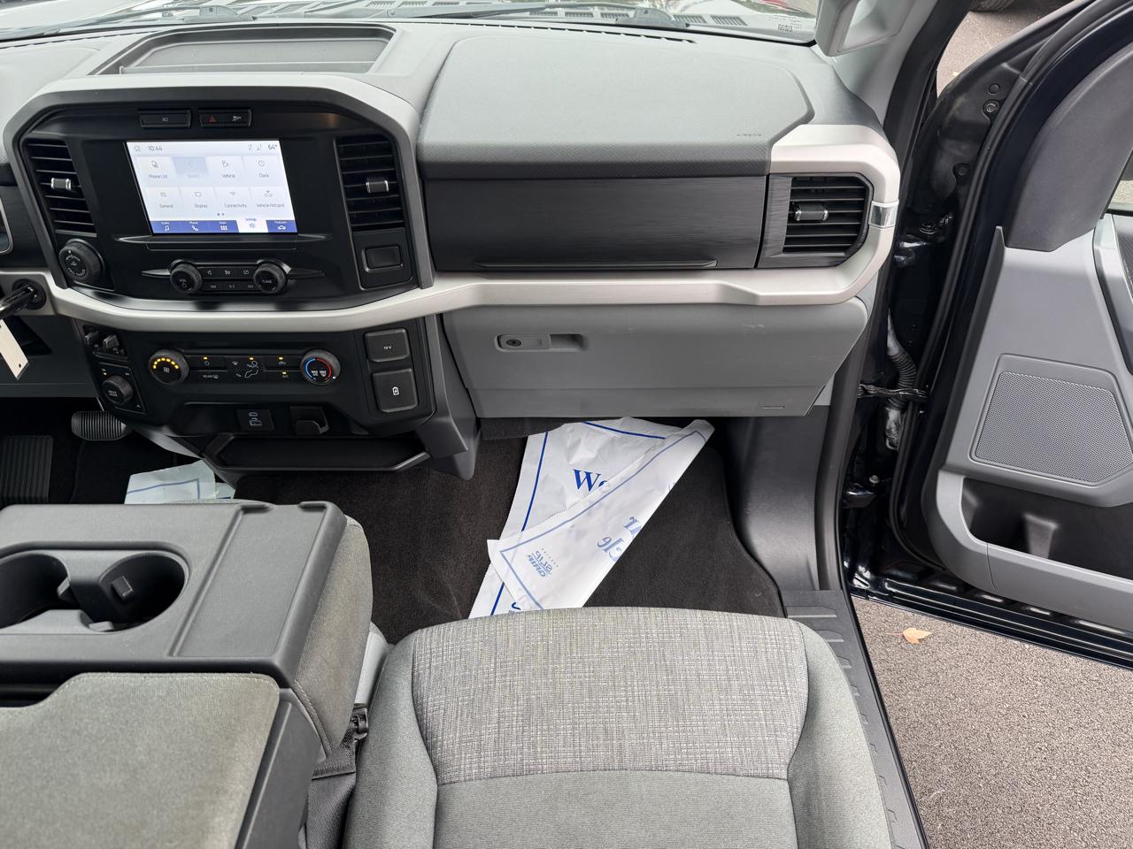 Ford F-150 4WD SuperCrew 150" XLT 2022