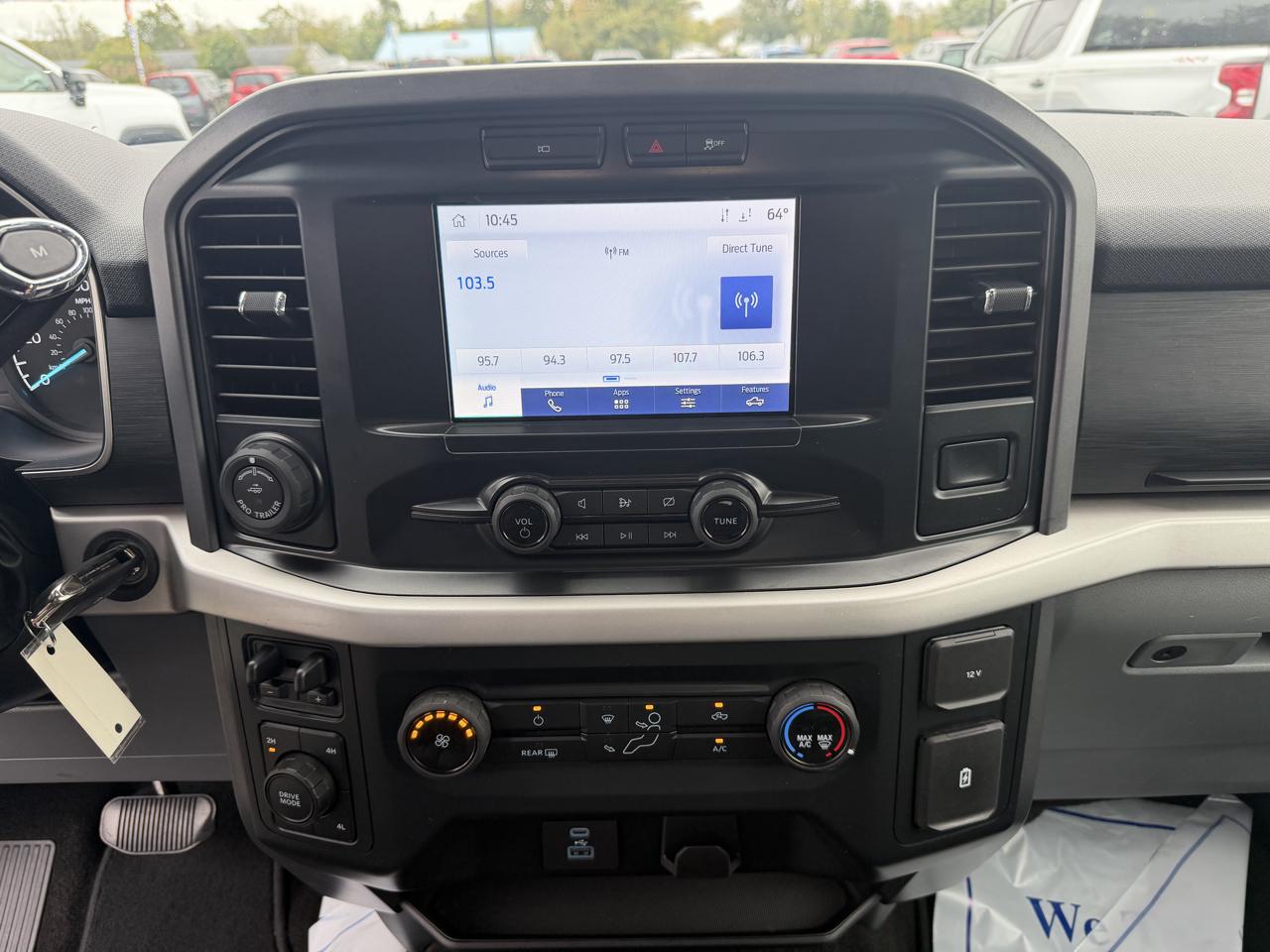 Ford F-150 4WD SuperCrew 150" XLT 2022