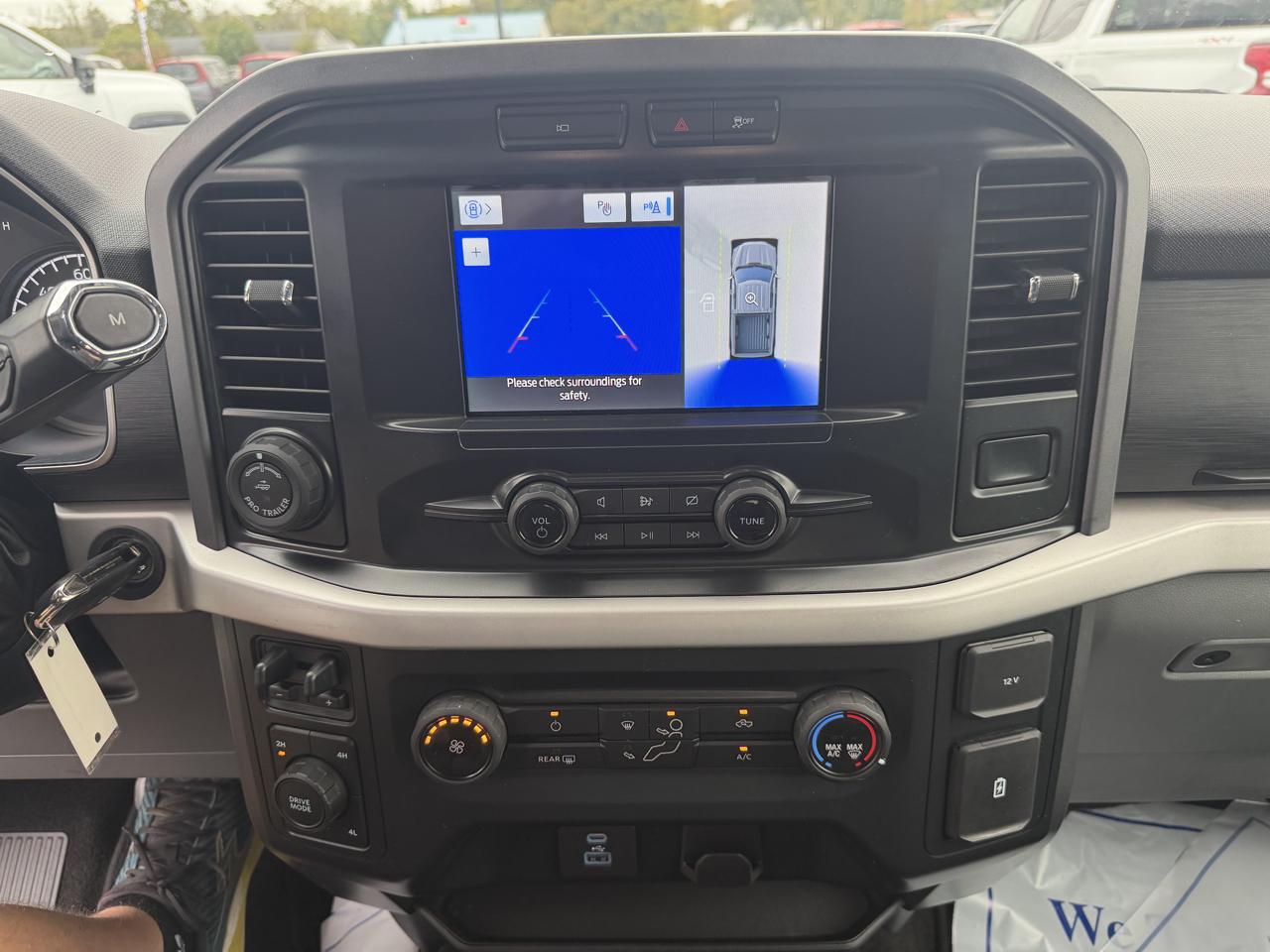 Ford F-150 4WD SuperCrew 150" XLT 2022