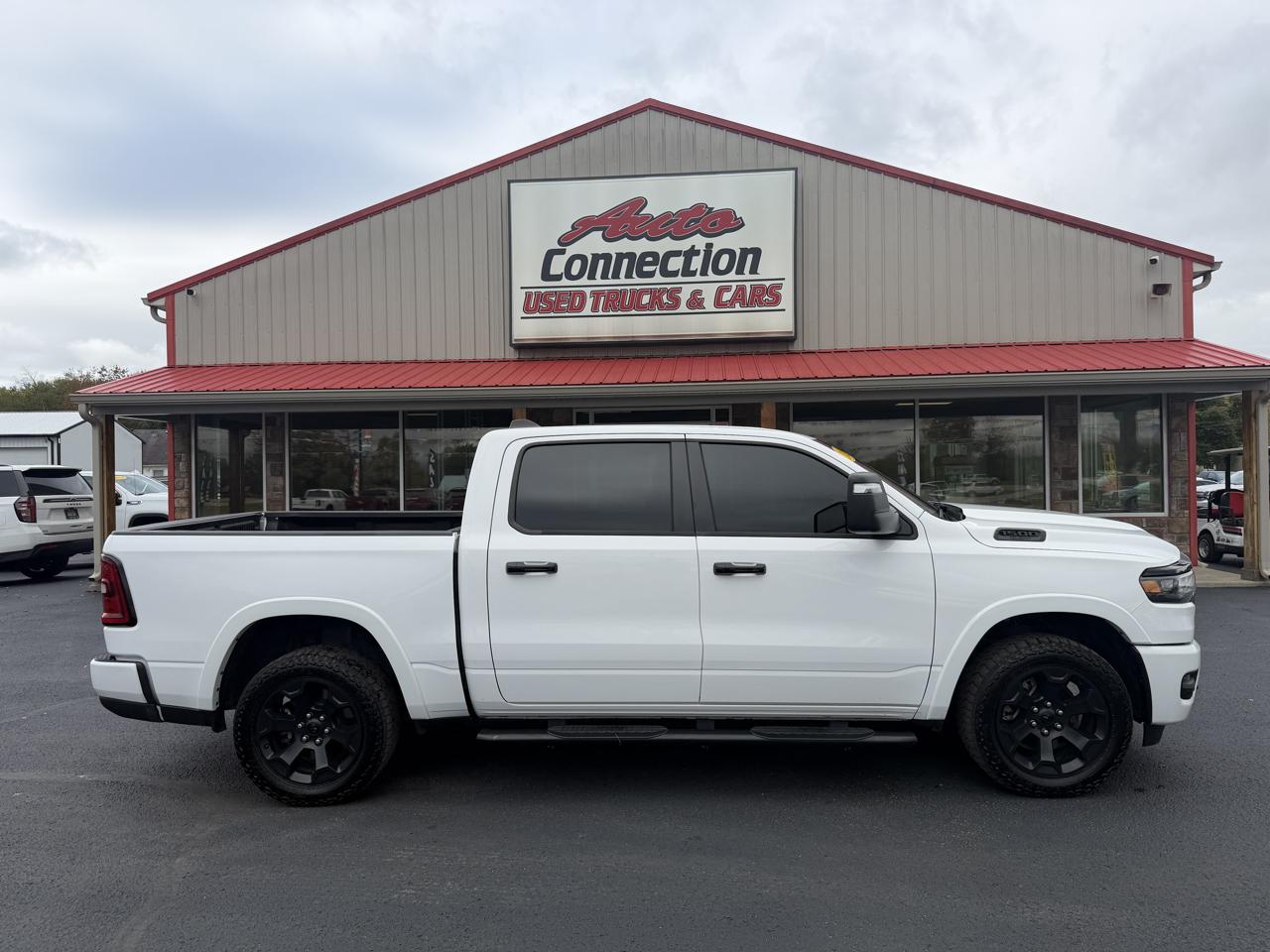 RAM 1500 Big Horn 4x4 Crew Cab 5'7" Box 2025