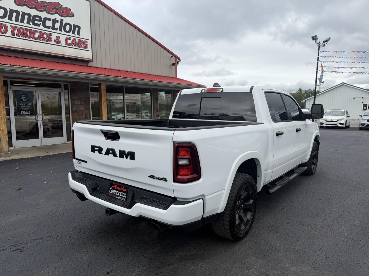 RAM 1500 Big Horn 4x4 Crew Cab 5'7" Box 2025