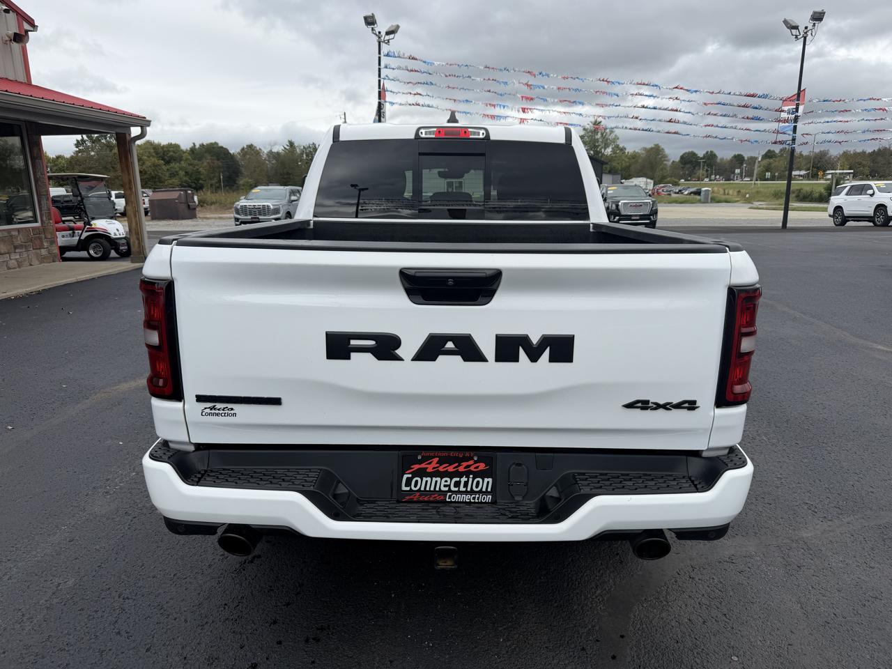 RAM 1500 Big Horn 4x4 Crew Cab 5'7" Box 2025