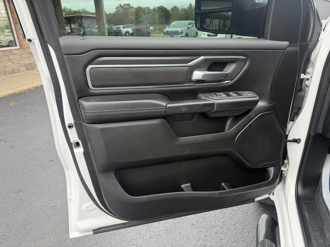 RAM 1500 Big Horn 4x4 Crew Cab 5'7" Box 2025