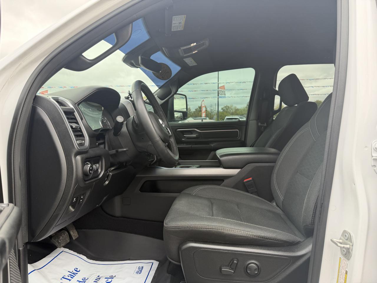 RAM 1500 Big Horn 4x4 Crew Cab 5'7" Box 2025