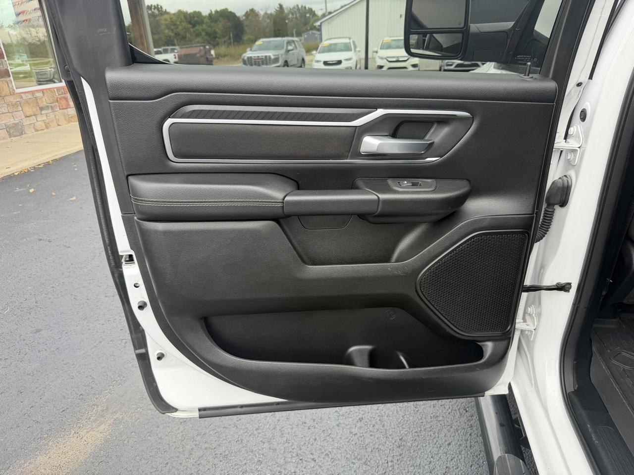 RAM 1500 Big Horn 4x4 Crew Cab 5'7" Box 2025