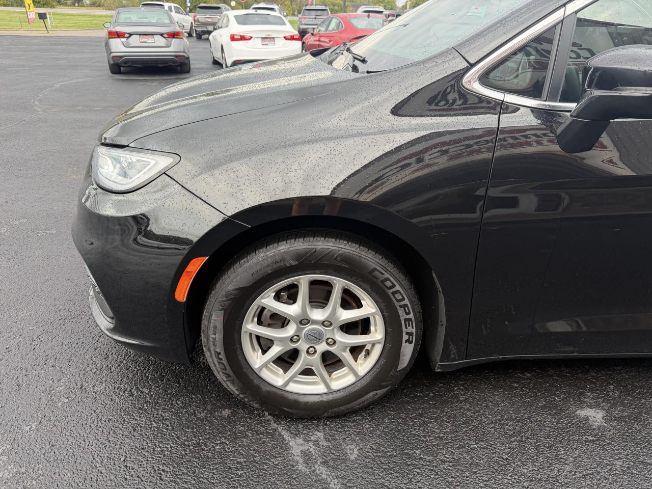 Chrysler Pacifica Touring FWD 2024