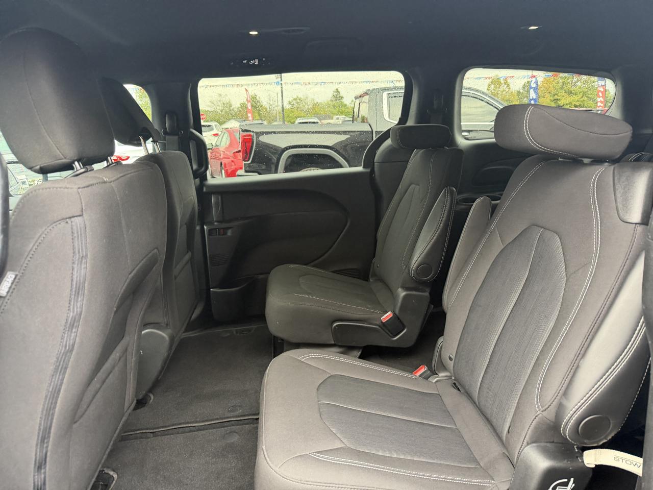 Chrysler Pacifica Touring FWD 2024