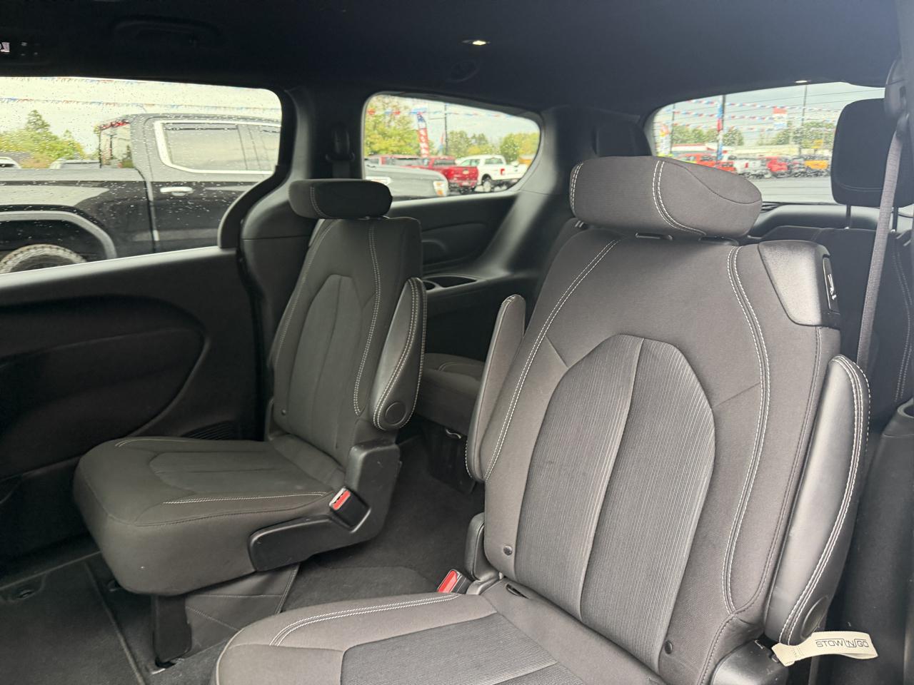 Chrysler Pacifica Touring FWD 2024