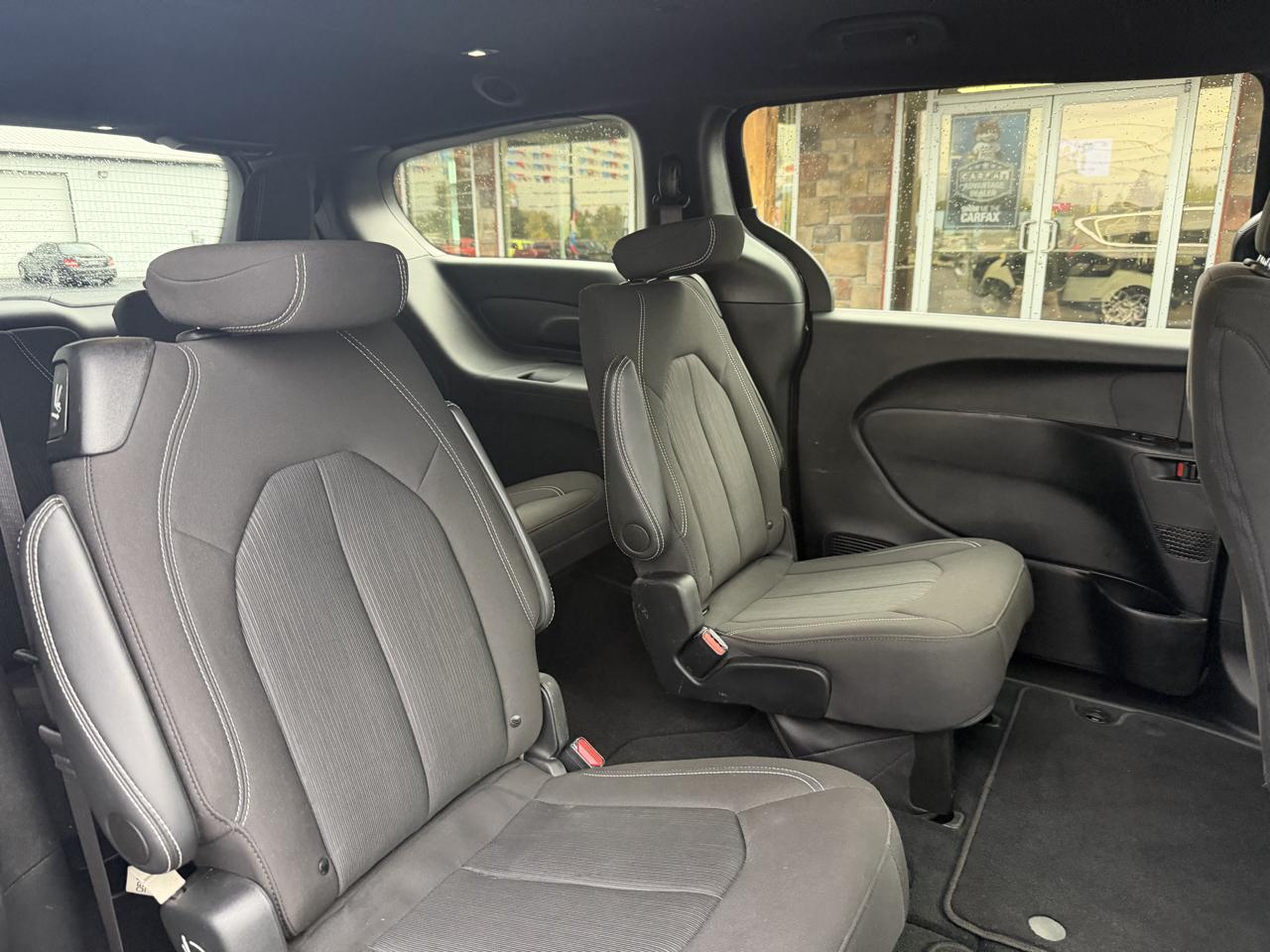 Chrysler Pacifica Touring FWD 2024