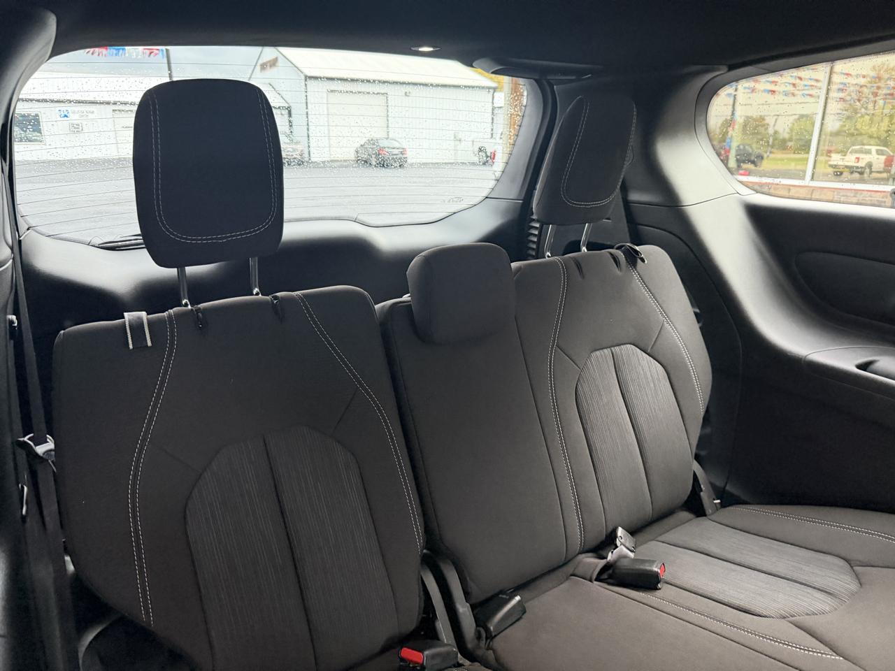 Chrysler Pacifica Touring FWD 2024