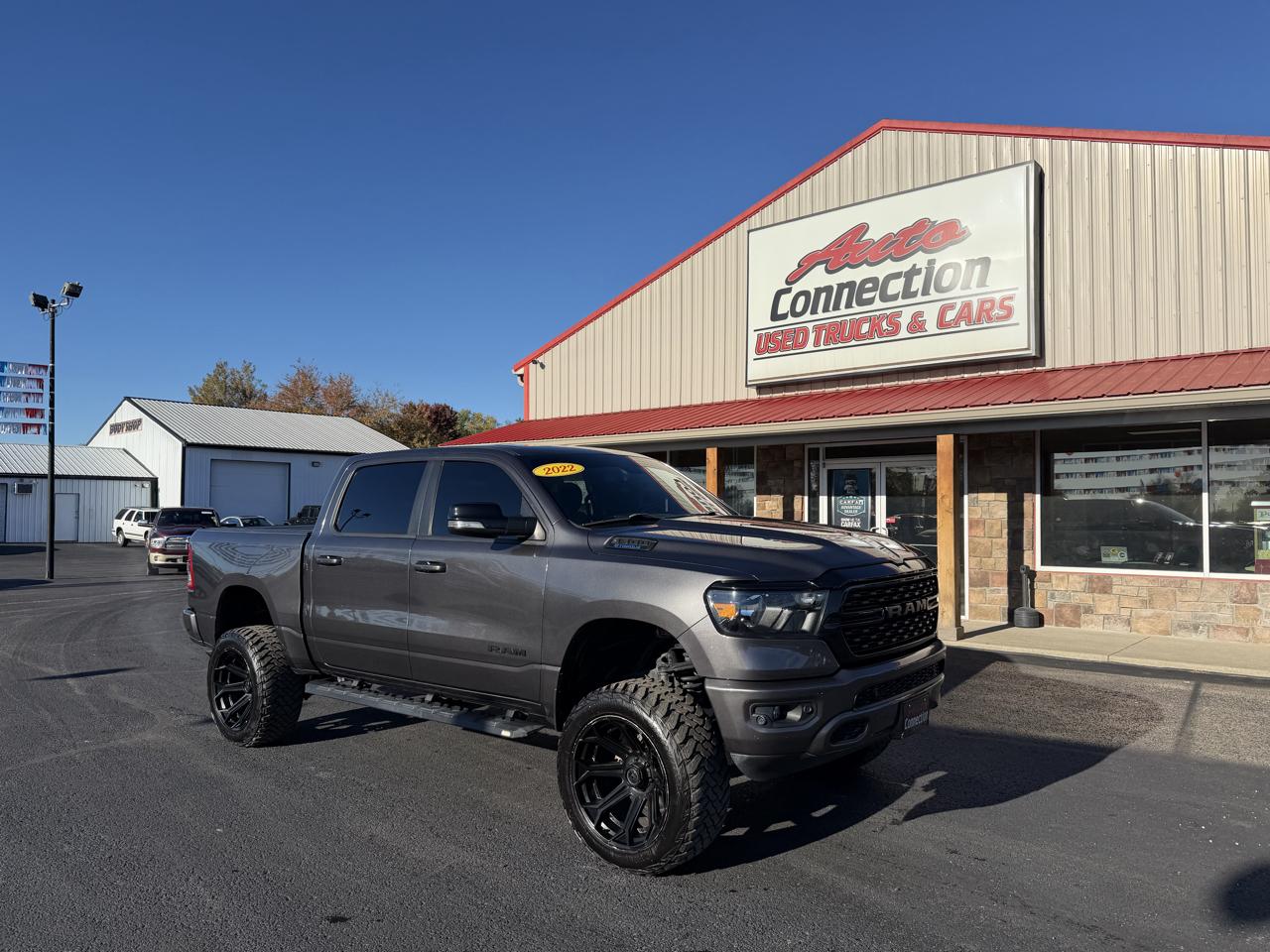 RAM 1500 Big Horn 4x4 Crew Cab 5'7" Box 2022