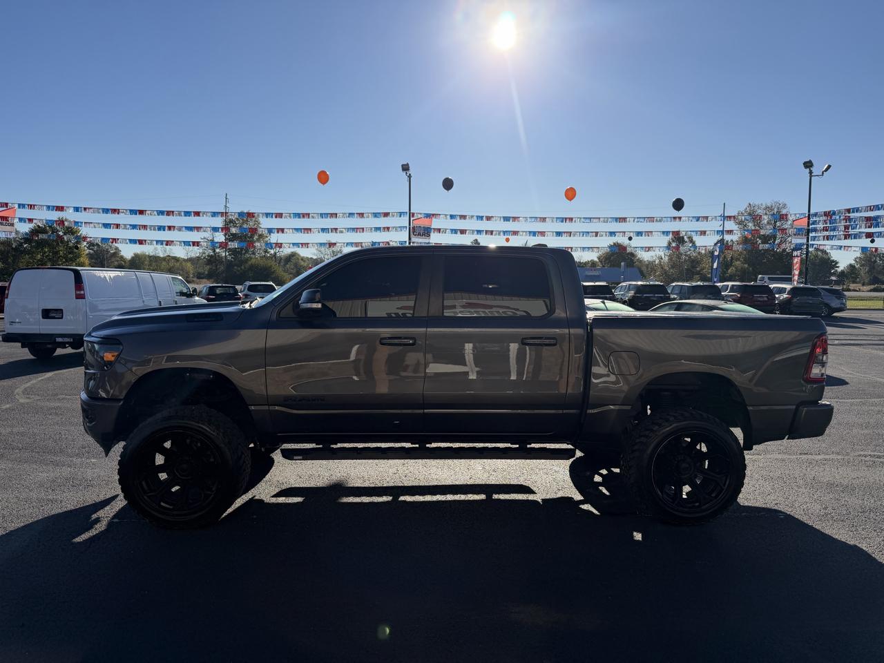 RAM 1500 Big Horn 4x4 Crew Cab 5'7" Box 2022