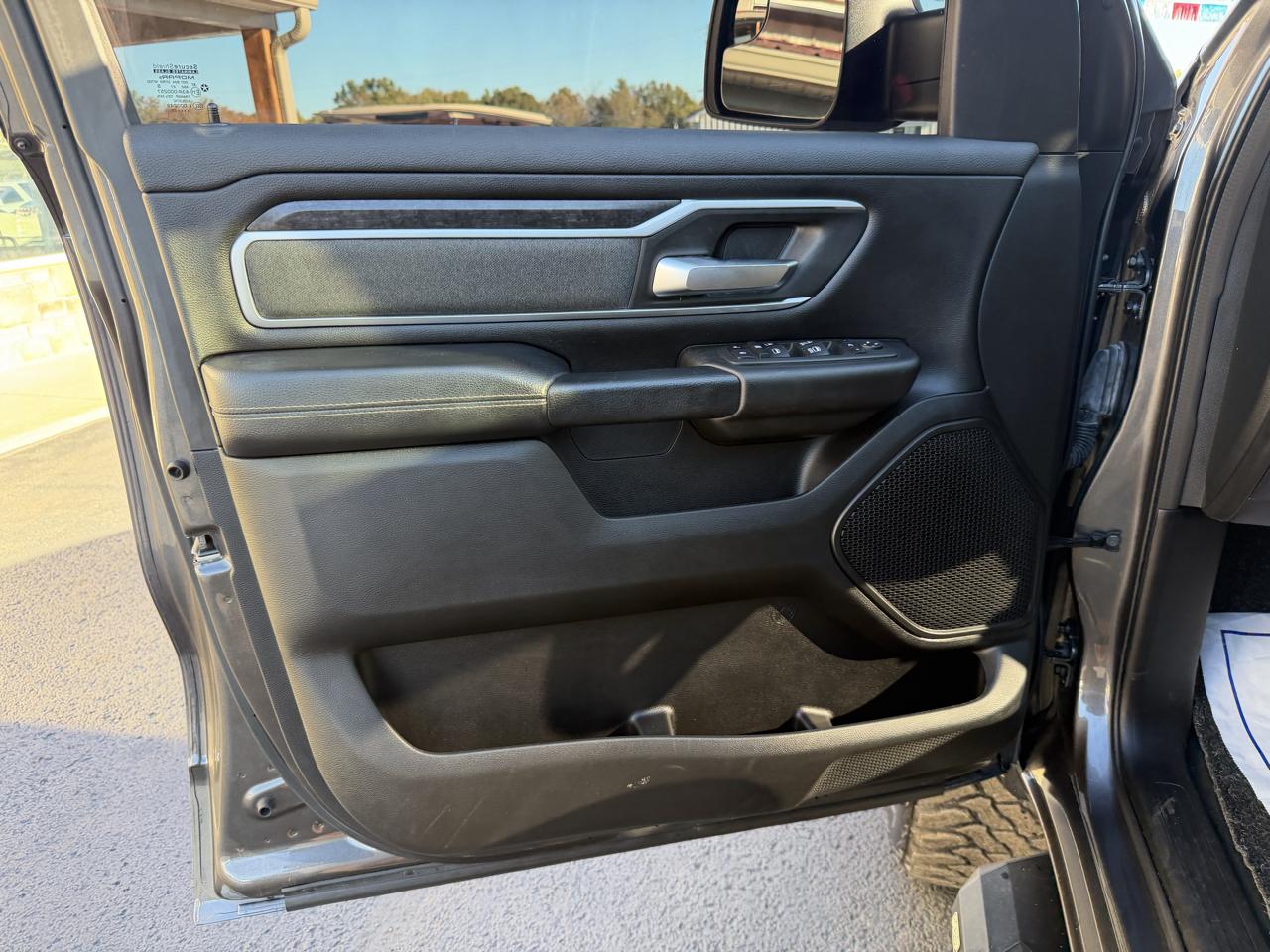 RAM 1500 Big Horn 4x4 Crew Cab 5'7" Box 2022