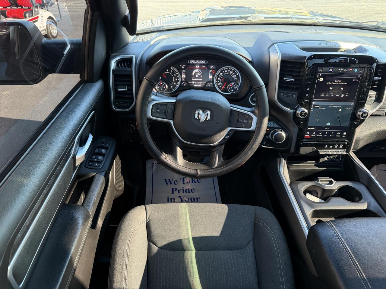 RAM 1500 Big Horn 4x4 Crew Cab 5'7" Box 2022