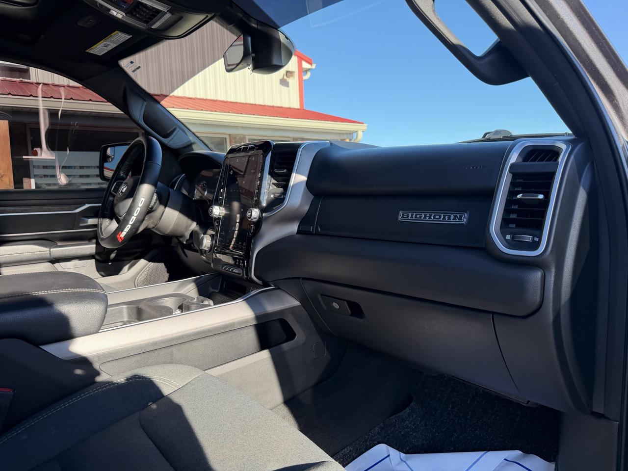 RAM 1500 Big Horn 4x4 Crew Cab 5'7" Box 2022