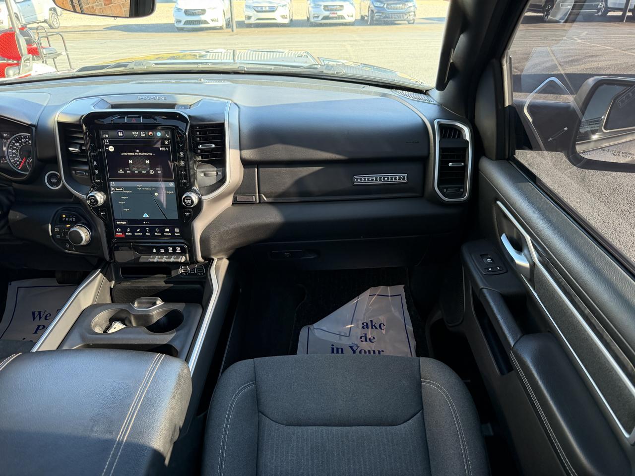 RAM 1500 Big Horn 4x4 Crew Cab 5'7" Box 2022