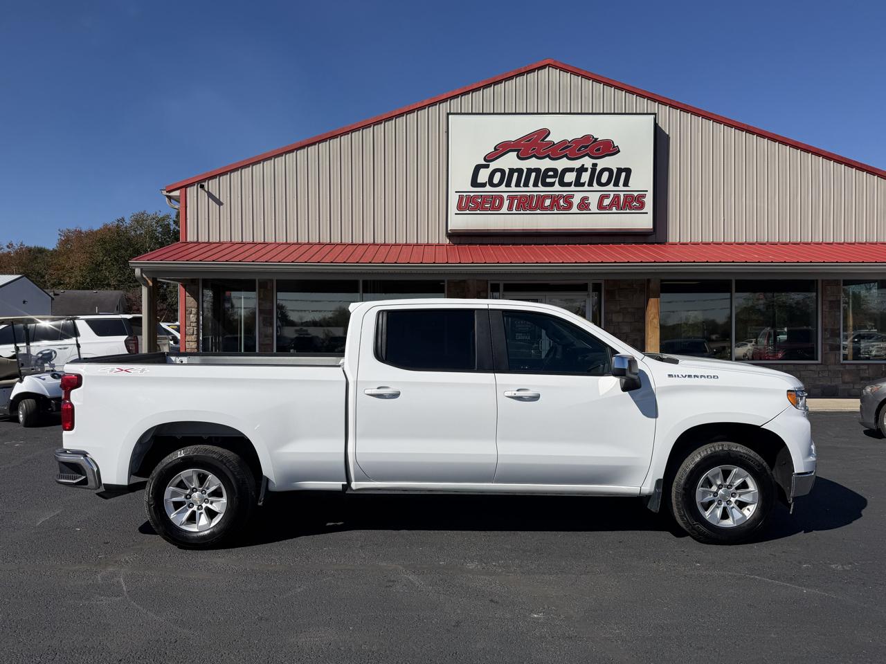 Chevrolet Silverado 1500 4WD Crew Cab 157" LT 2023