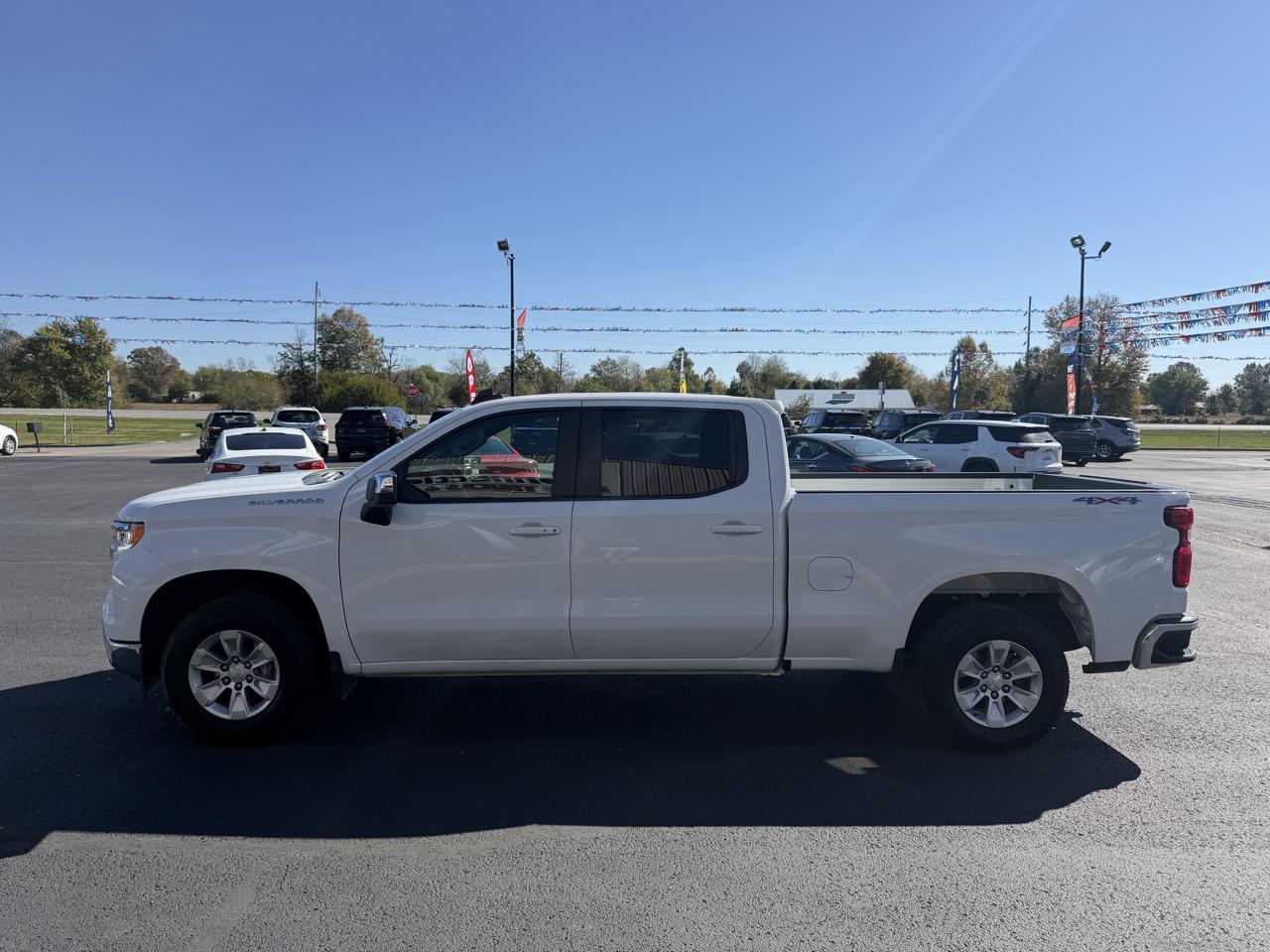 Chevrolet Silverado 1500 4WD Crew Cab 157" LT 2023