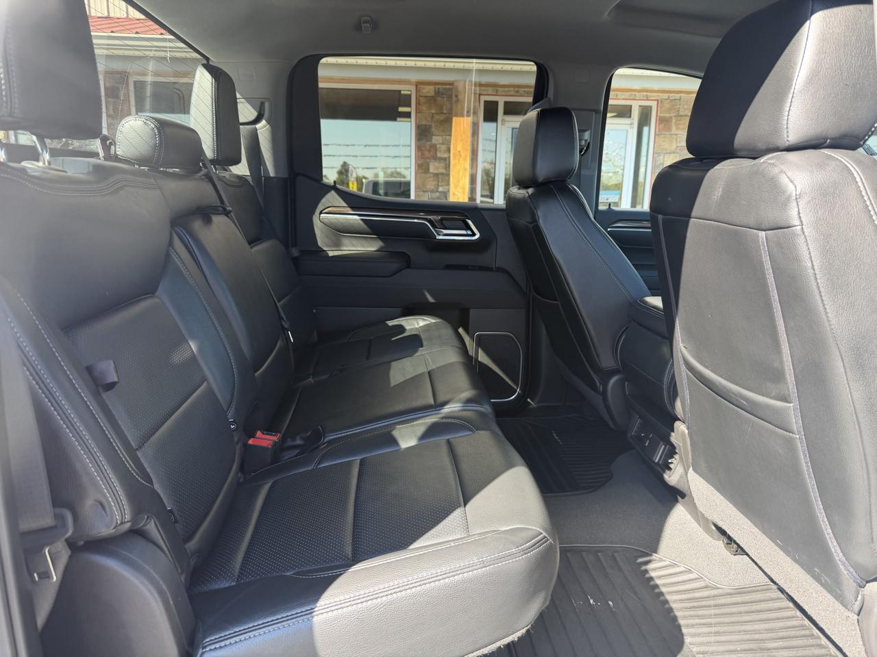Chevrolet Silverado 1500 4WD Crew Cab 157" LT 2023