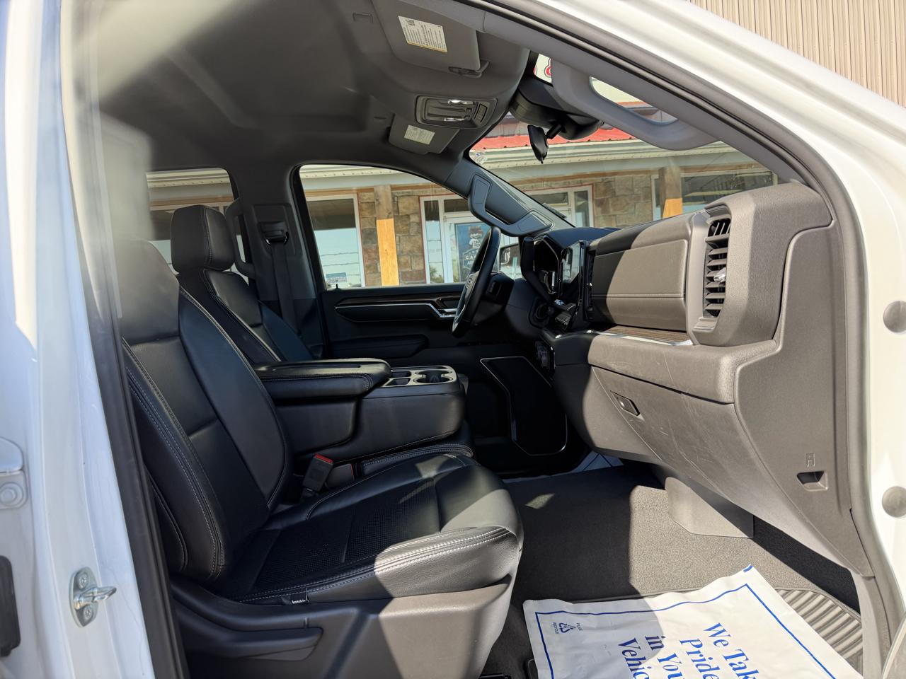 Chevrolet Silverado 1500 4WD Crew Cab 157" LT 2023