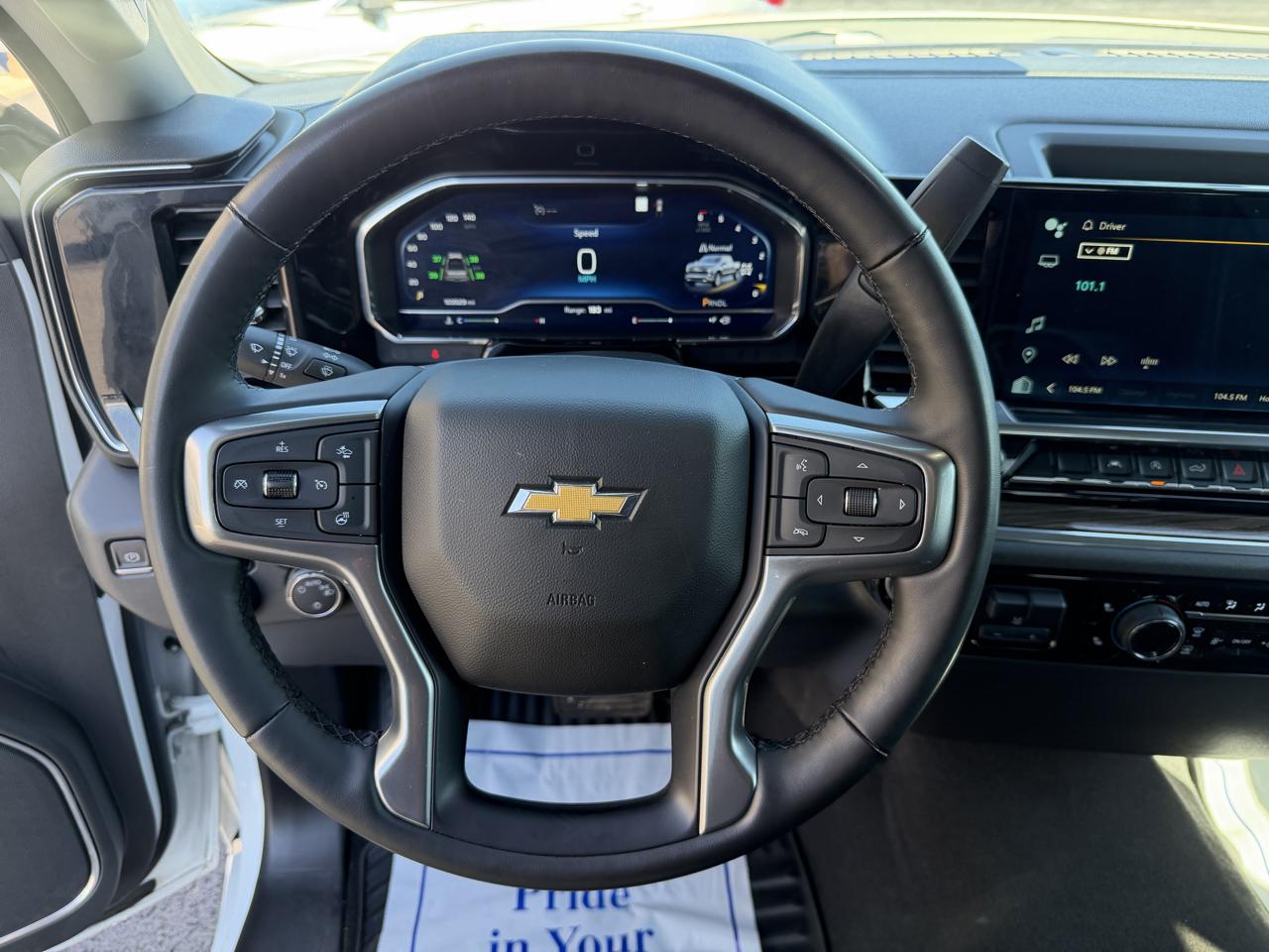 Chevrolet Silverado 1500 4WD Crew Cab 157" LT 2023