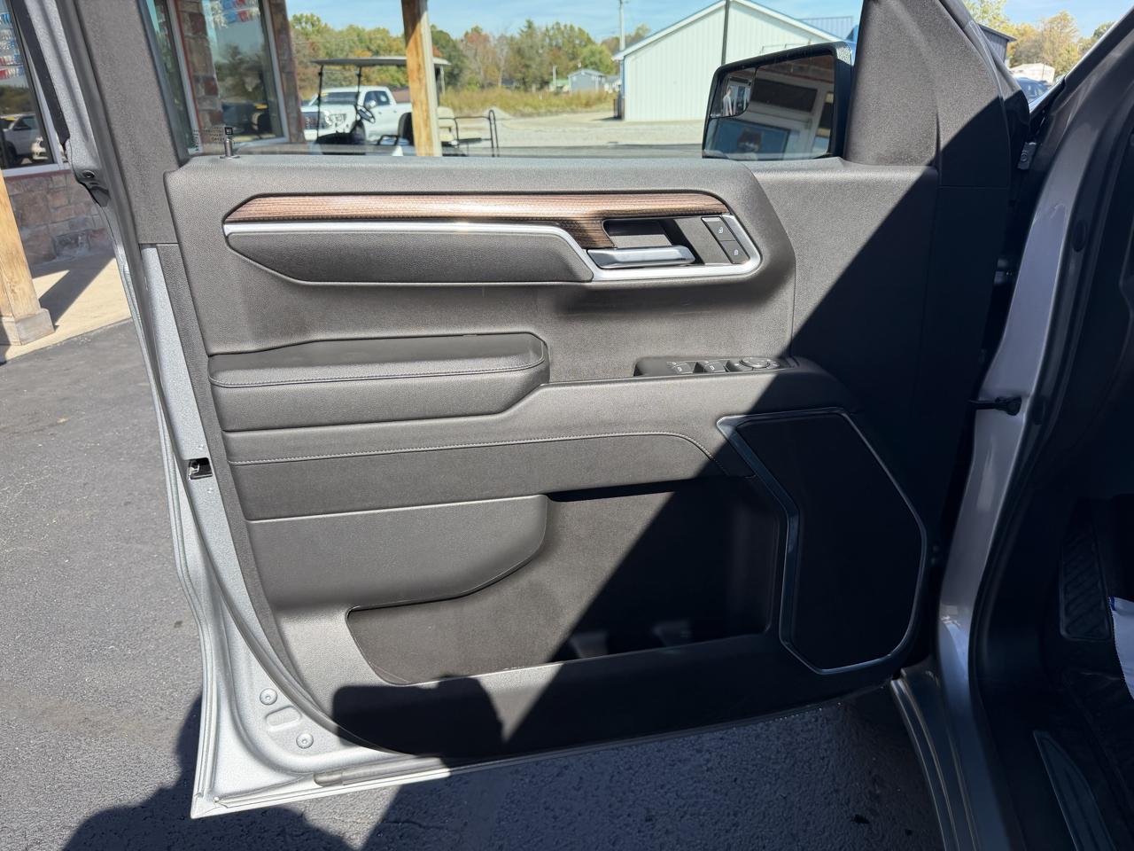 Chevrolet Silverado 1500 4WD Crew Cab 147" LT w/2FL 2023