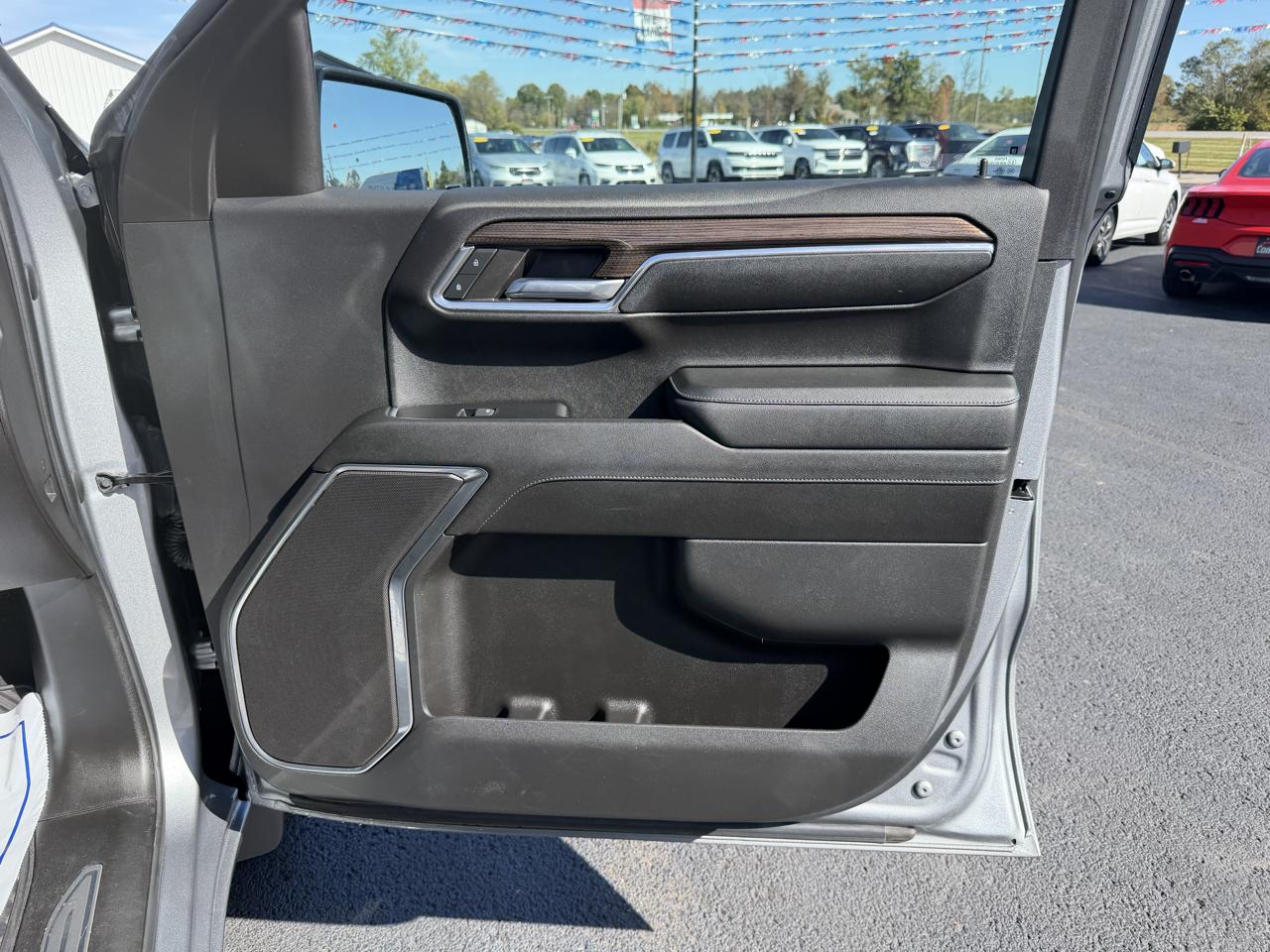 Chevrolet Silverado 1500 4WD Crew Cab 147" LT w/2FL 2023