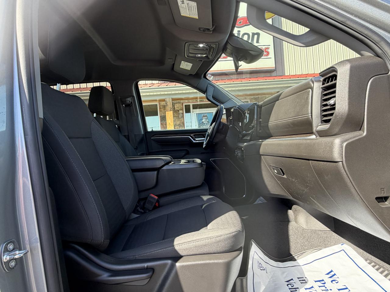 Chevrolet Silverado 1500 4WD Crew Cab 147" LT w/2FL 2023