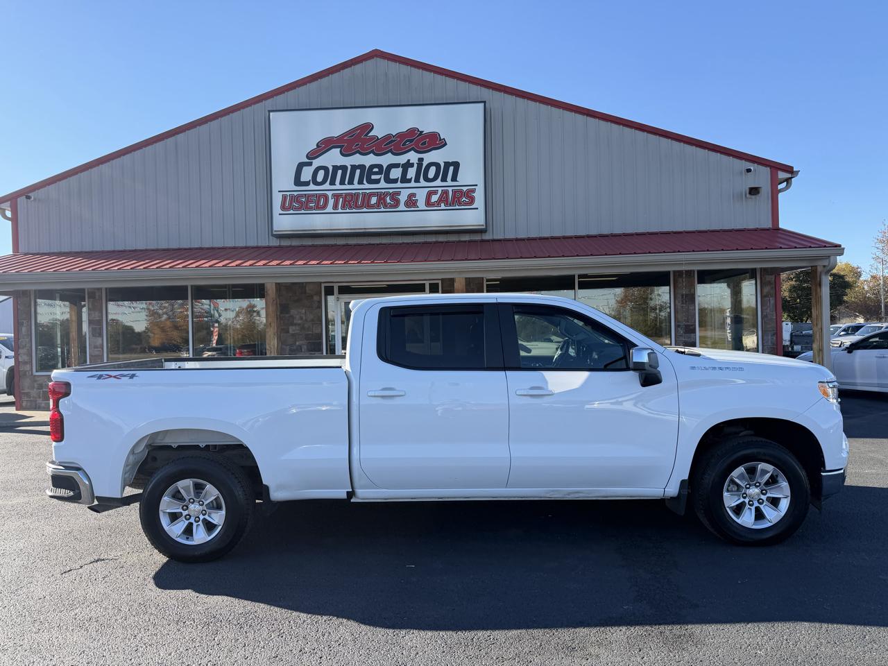 Chevrolet Silverado 1500 4WD Crew Cab 157" LT 2023