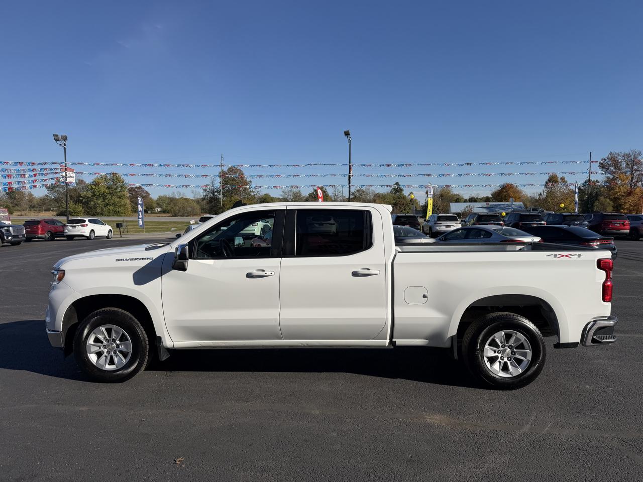 Chevrolet Silverado 1500 4WD Crew Cab 157" LT 2023