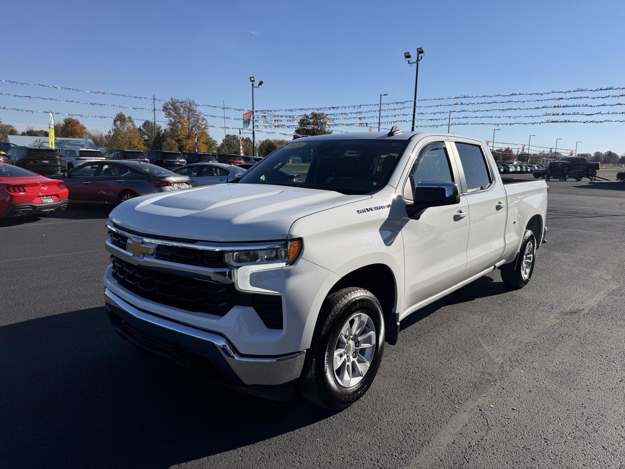 Chevrolet Silverado 1500 4WD Crew Cab 157" LT 2023