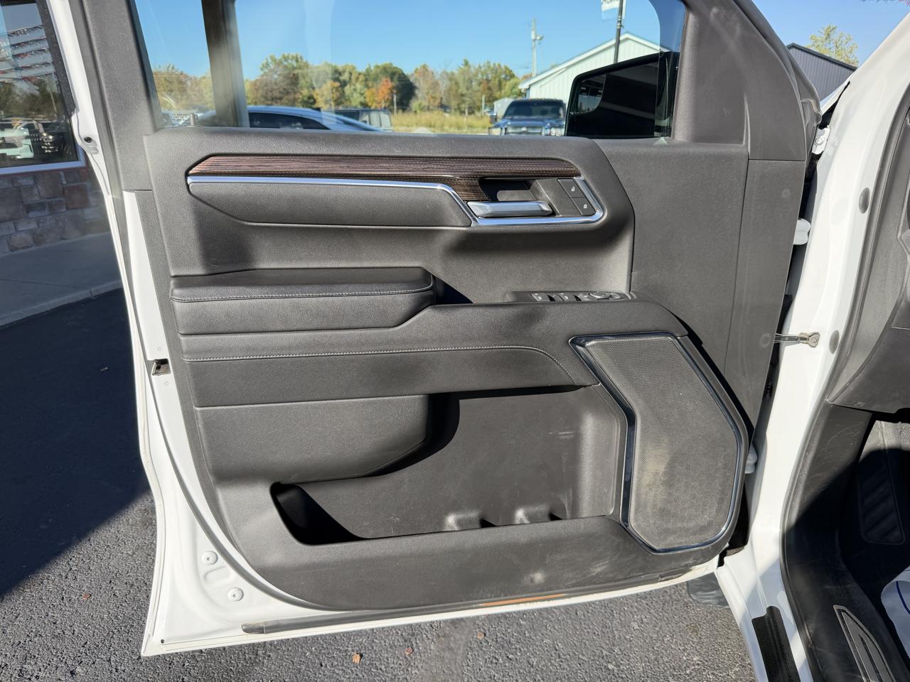 Chevrolet Silverado 1500 4WD Crew Cab 157" LT 2023