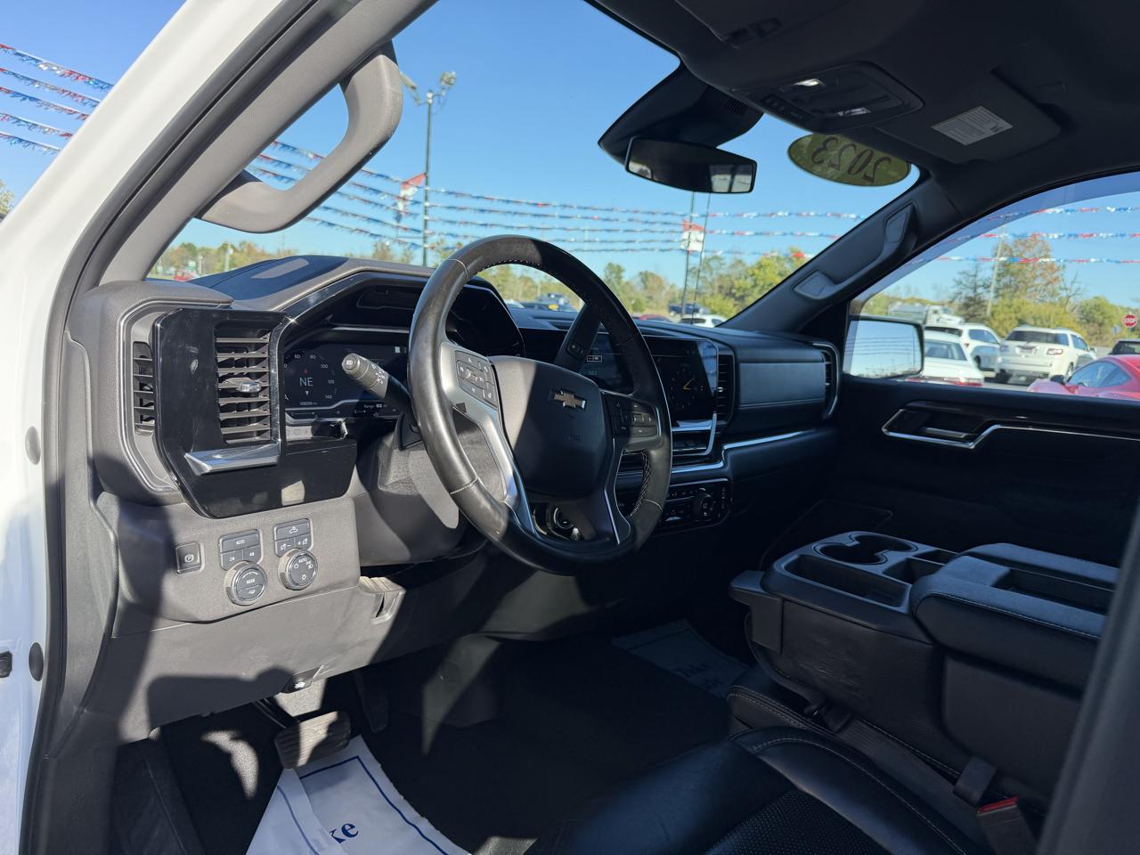 Chevrolet Silverado 1500 4WD Crew Cab 157" LT 2023