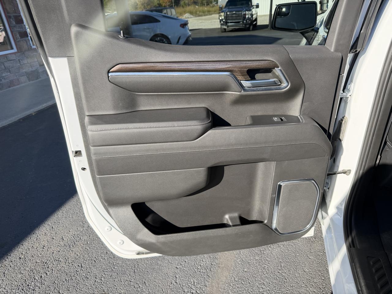 Chevrolet Silverado 1500 4WD Crew Cab 157" LT 2023