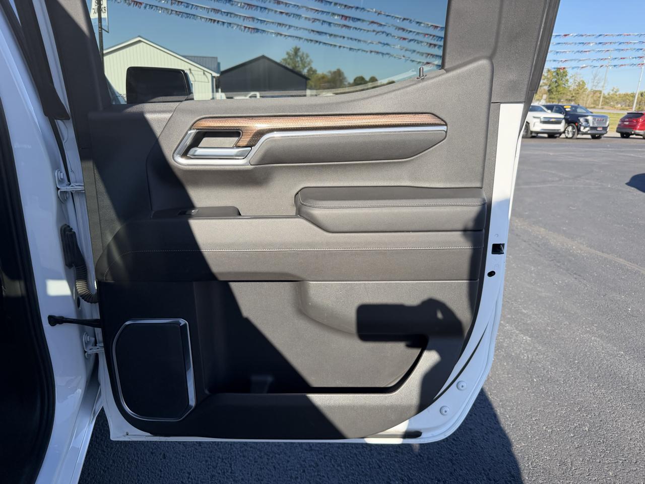 Chevrolet Silverado 1500 4WD Crew Cab 157" LT 2023