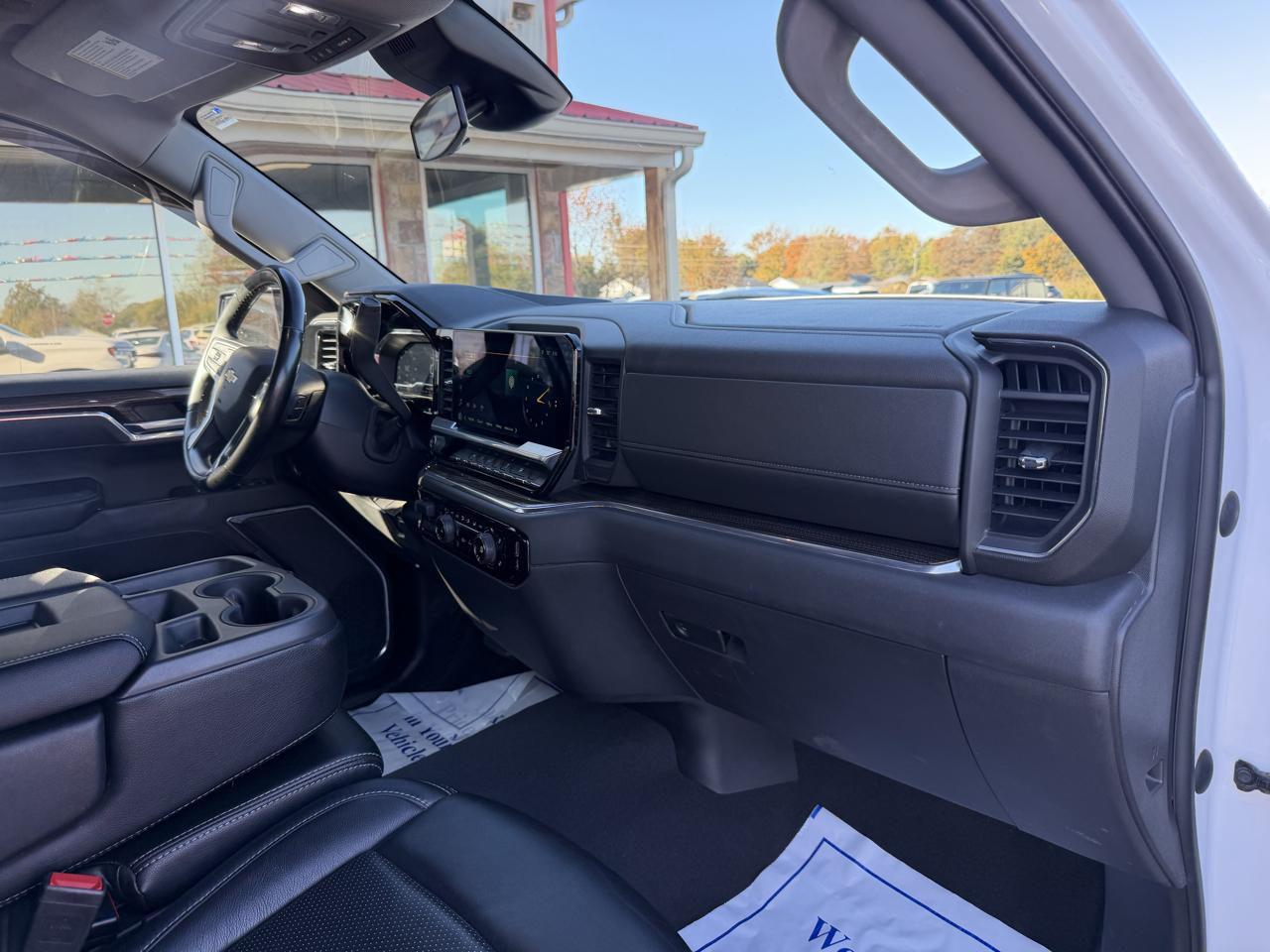 Chevrolet Silverado 1500 4WD Crew Cab 157" LT 2023